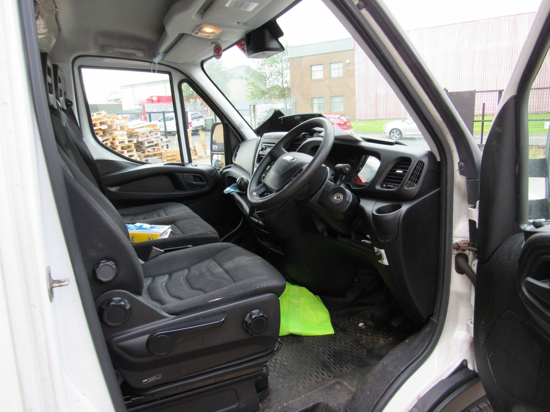 Iveco Daily 35 C15 3750 Luton Van, Registration E6 - Image 10 of 13