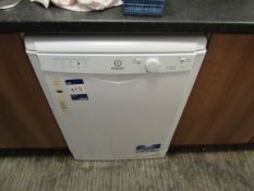 Indesit DFG 15B1K Dishwasher