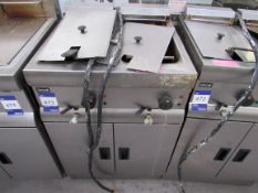 Lincat Twin Deep Fat Fryer, electric