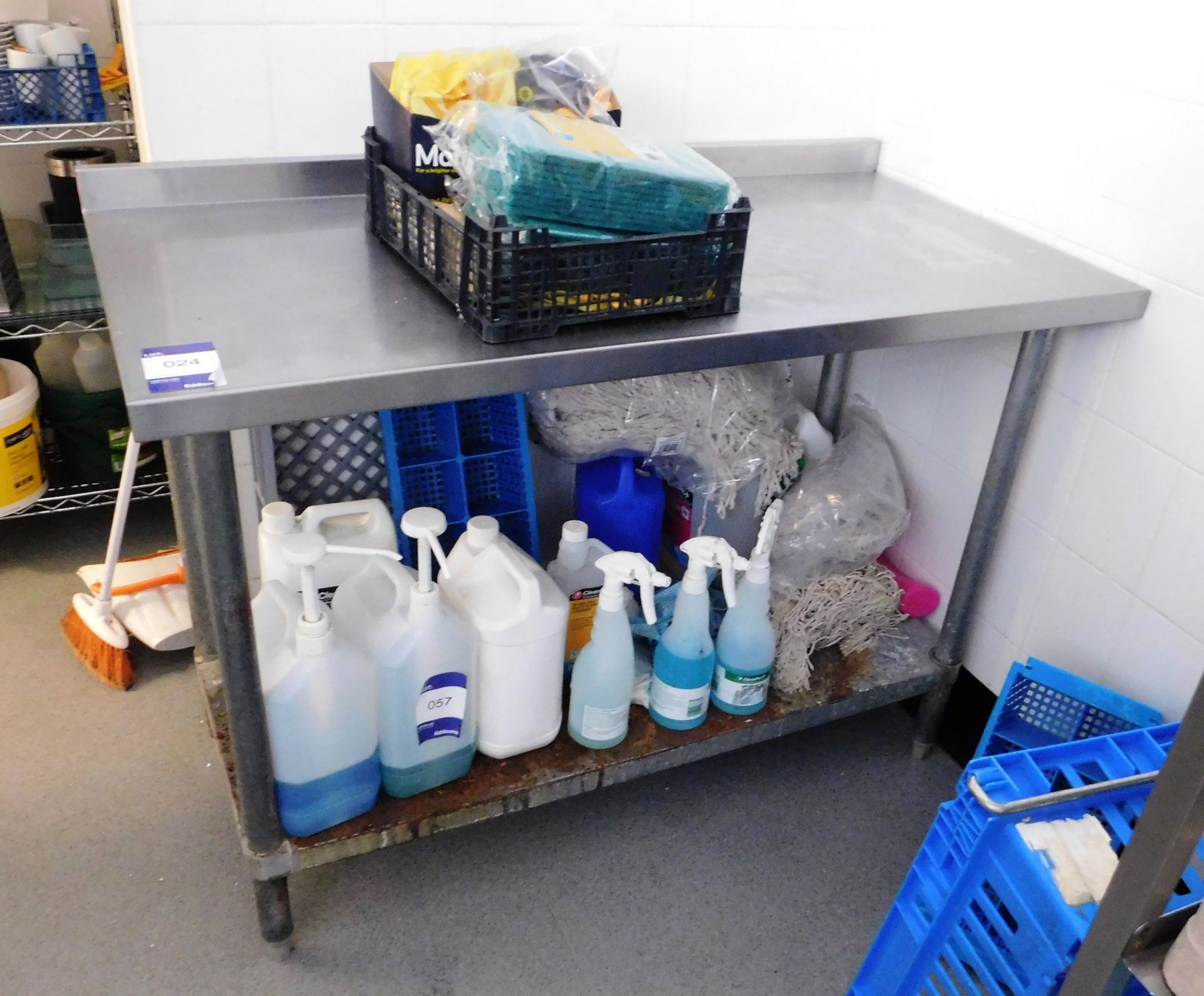 Cleaning Products to Bench