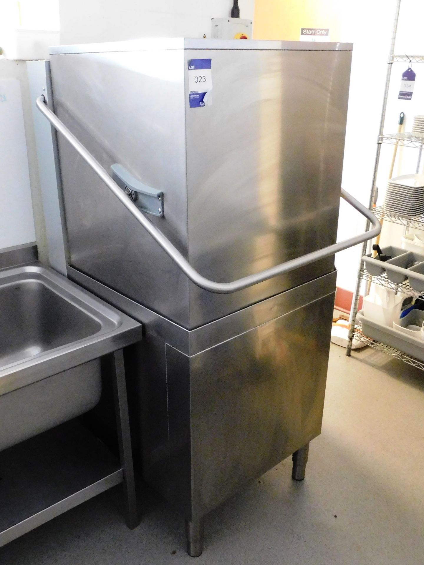 Caterwash Dishwasher (NHT8GRUK) – Requires Disconn