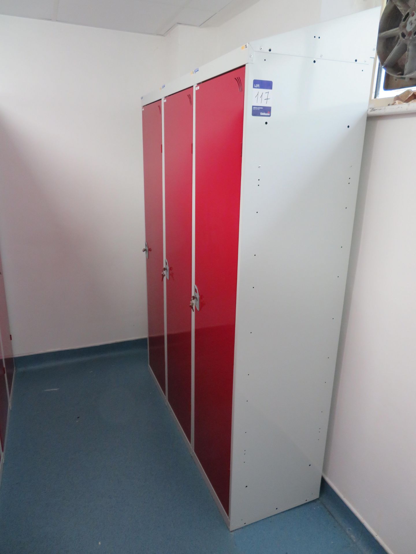 25 x QMP Single Door Personel lockers - Image 5 of 6