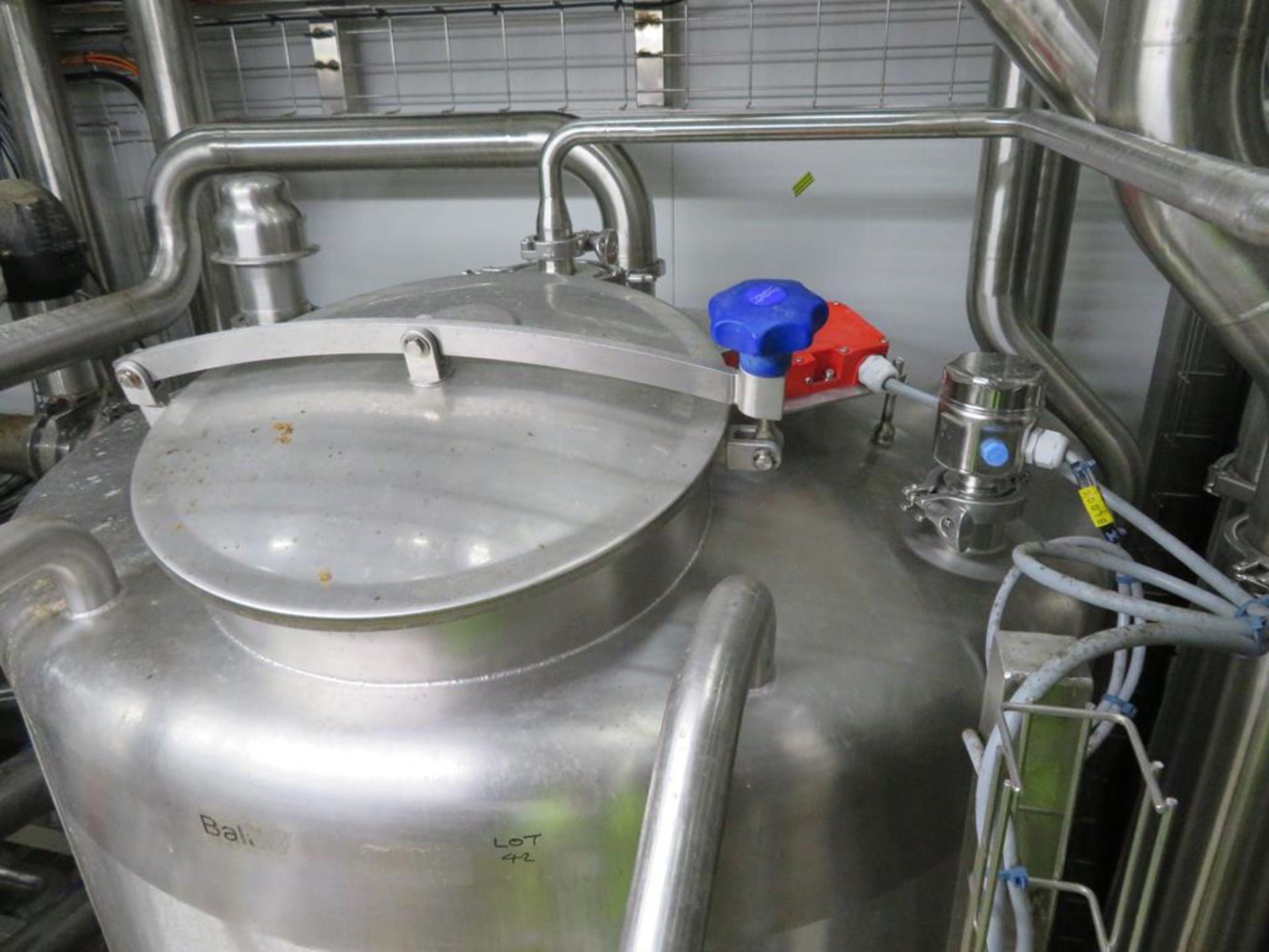 2 x stainless steel 800 litre tanks each with ABB - Image 5 of 5