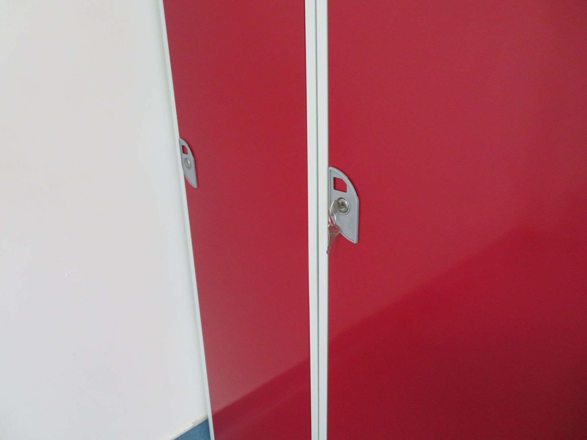 25 x QMP Single Door Personel lockers - Image 3 of 6
