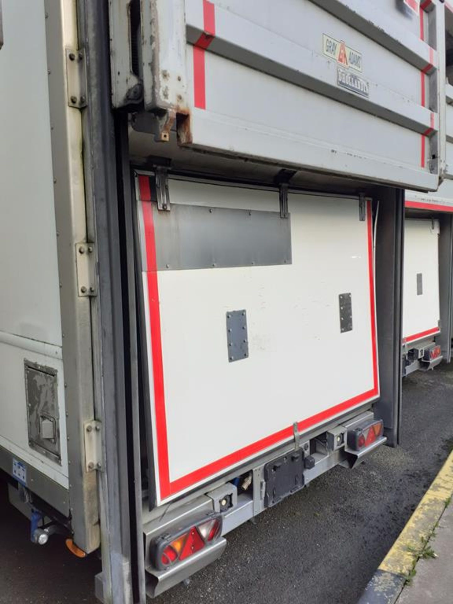 High Specification Gray and Adams Refrigerated double deck trailer - Image 13 of 21