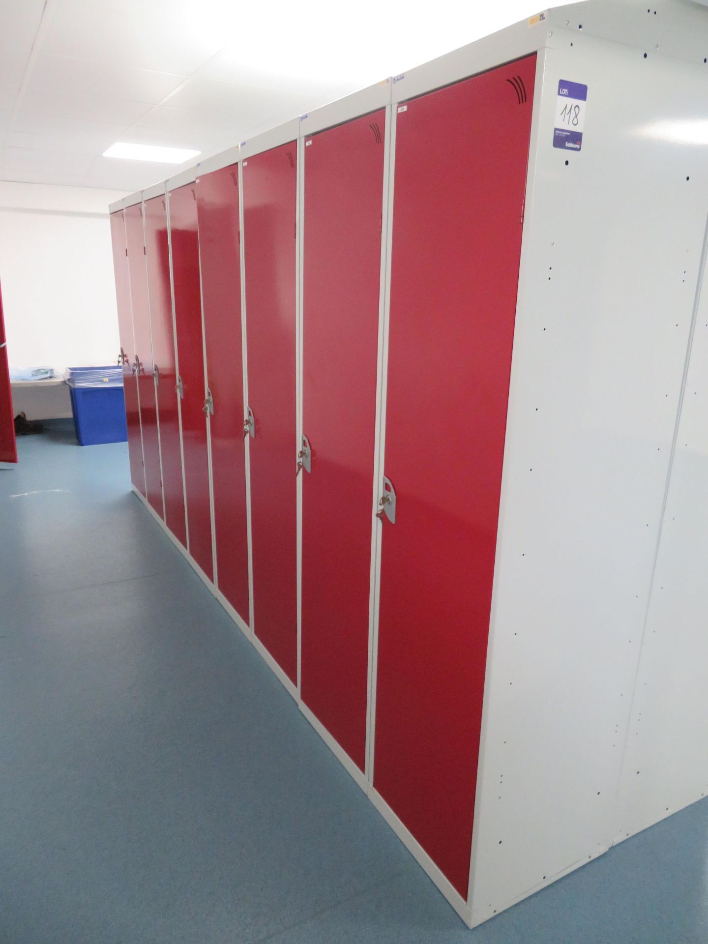 18 x QMP Single Door Personel lockers - Image 3 of 4