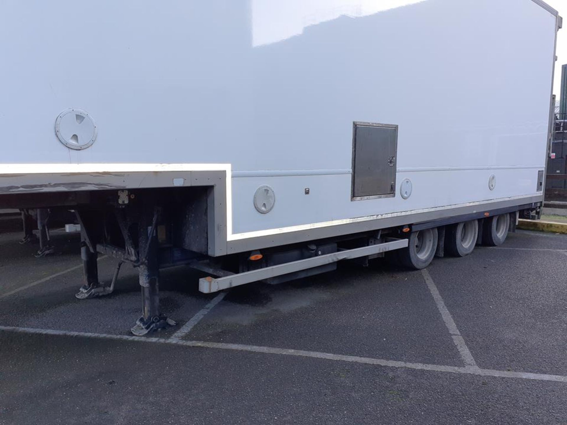 High Specification Gray and Adams Refrigerated double deck trailer - Image 2 of 21