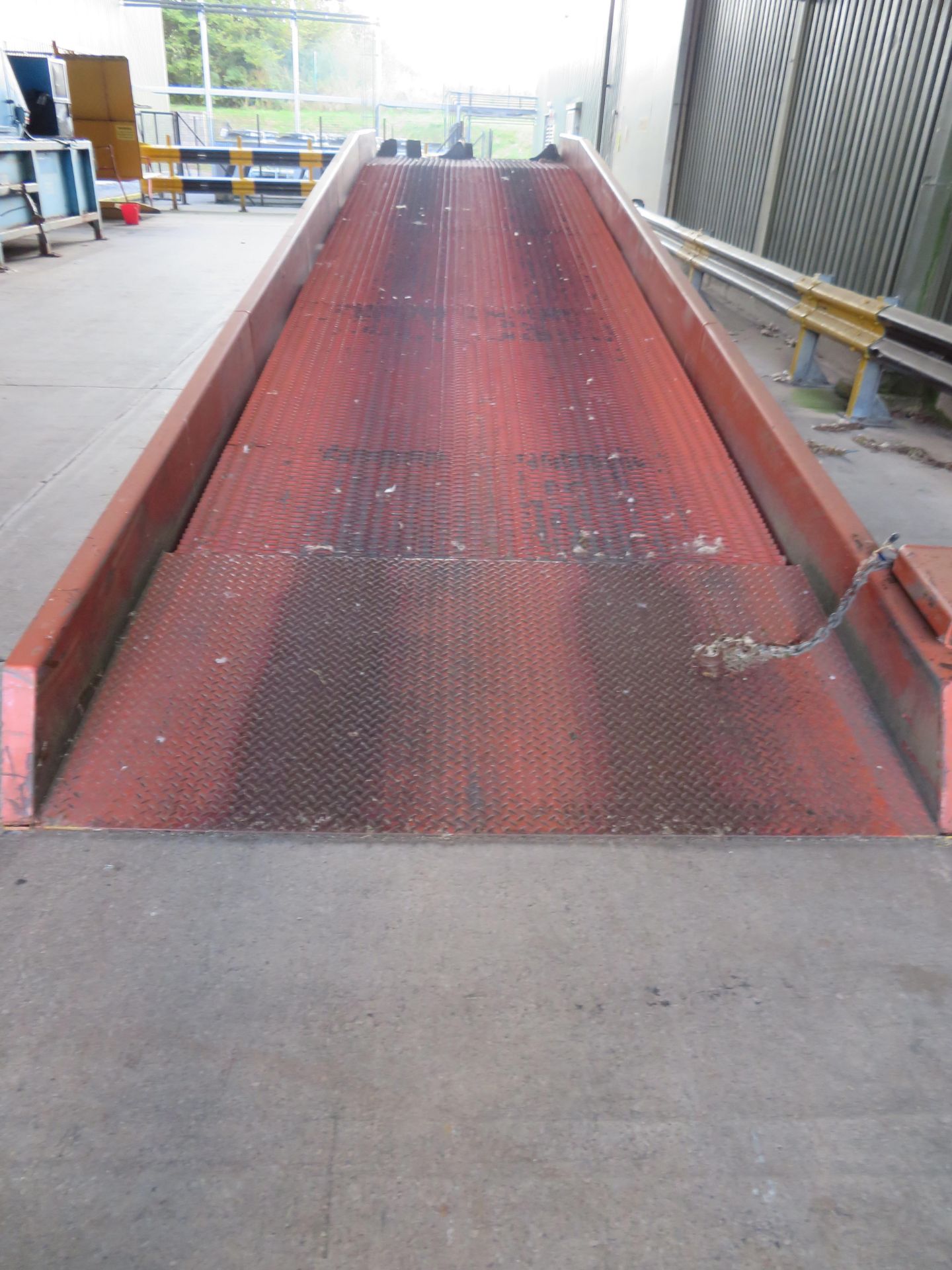Thorworld Industries Mobile Lorry loading ramp. 70 - Image 8 of 8
