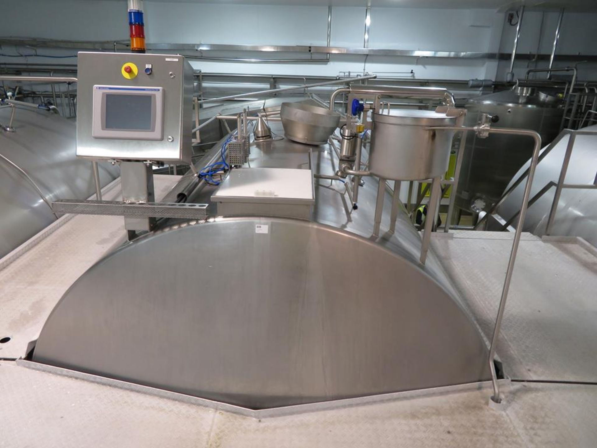 8 x horizontal stainless steel 22,500 litre cheese - Image 10 of 31