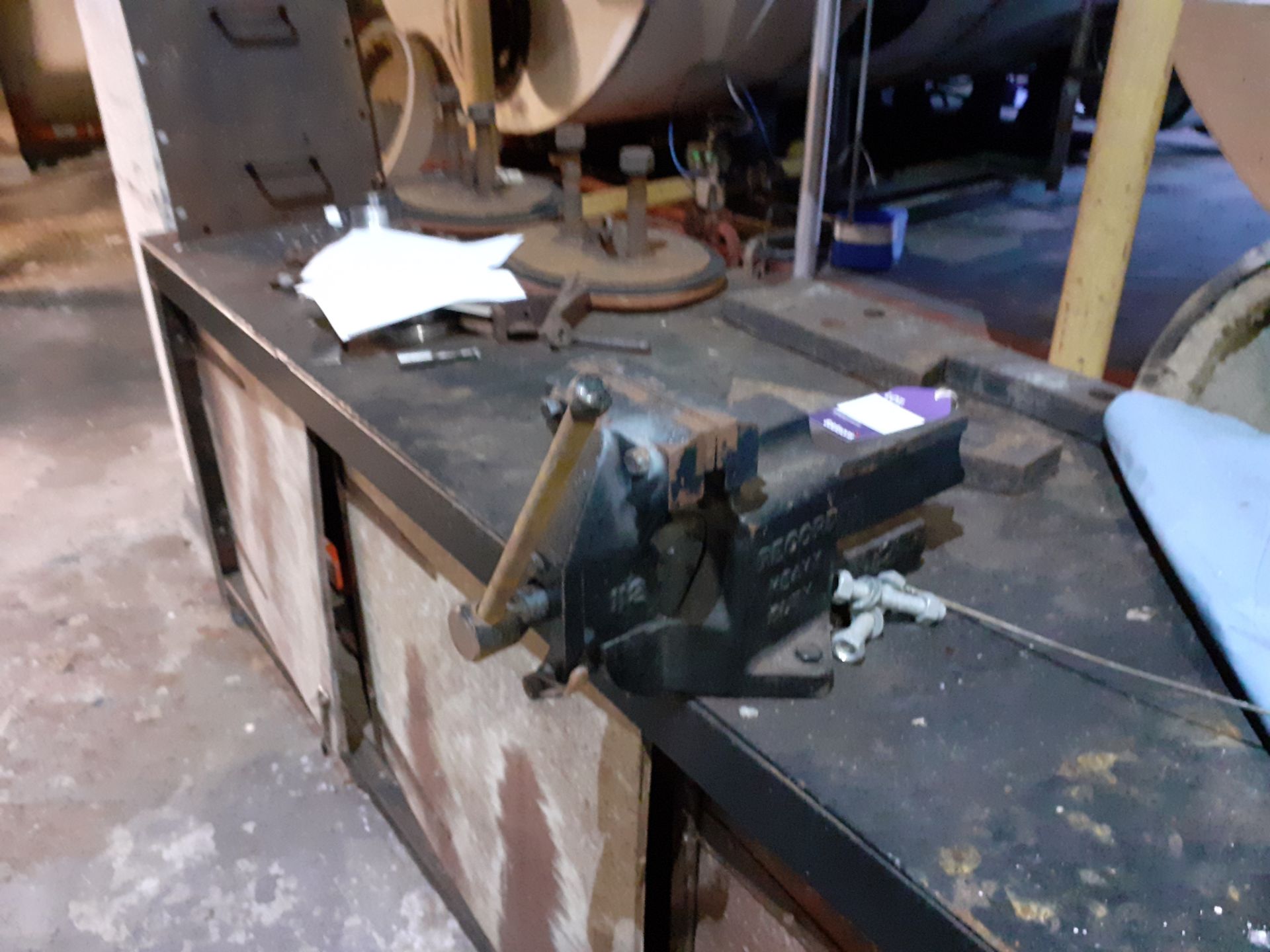 Steel framed 3 door work bench with vice including the content - Image 3 of 10