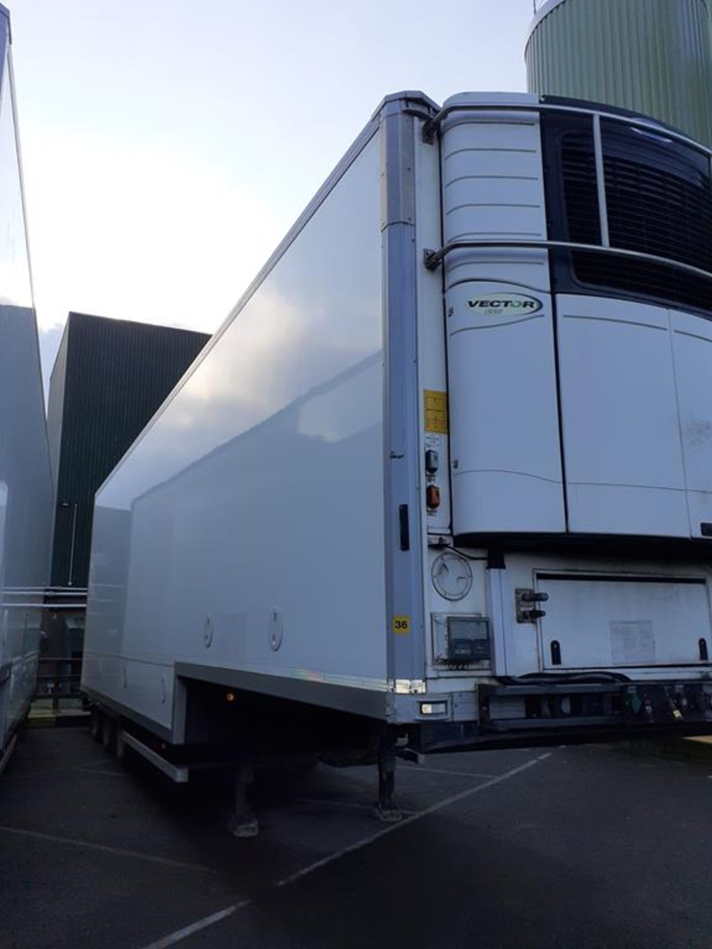 High Specification Gray and Adams Refrigerated double deck trailer - Image 4 of 21