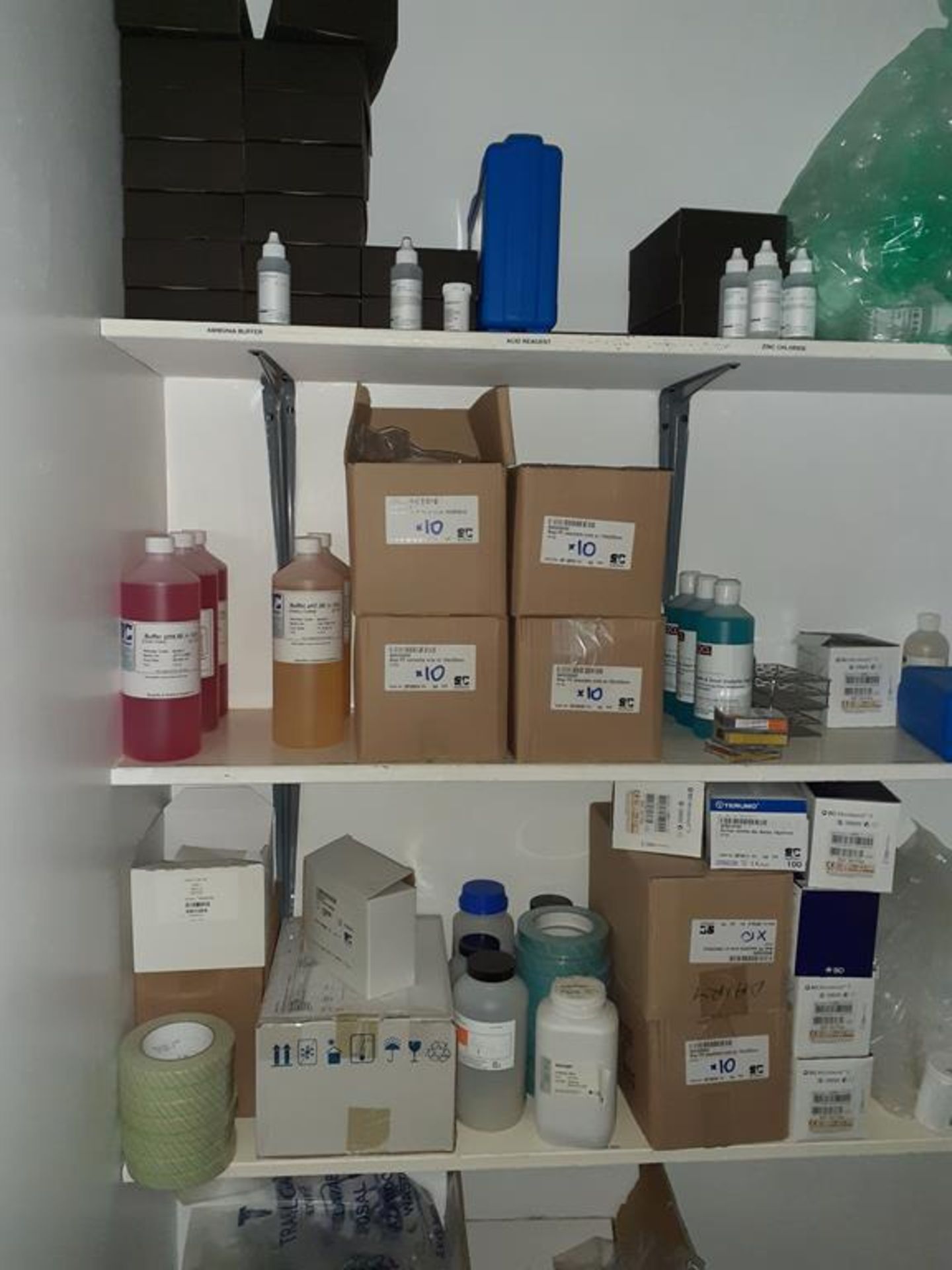 Contents of Chemical storage cupboard including 1 - Image 8 of 15