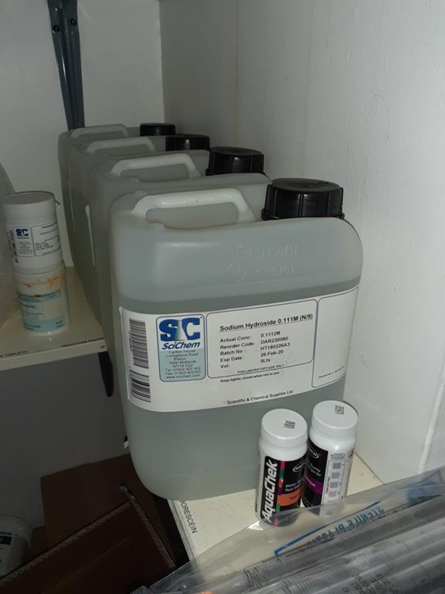 Contents of Chemical storage cupboard including 1 - Image 14 of 15