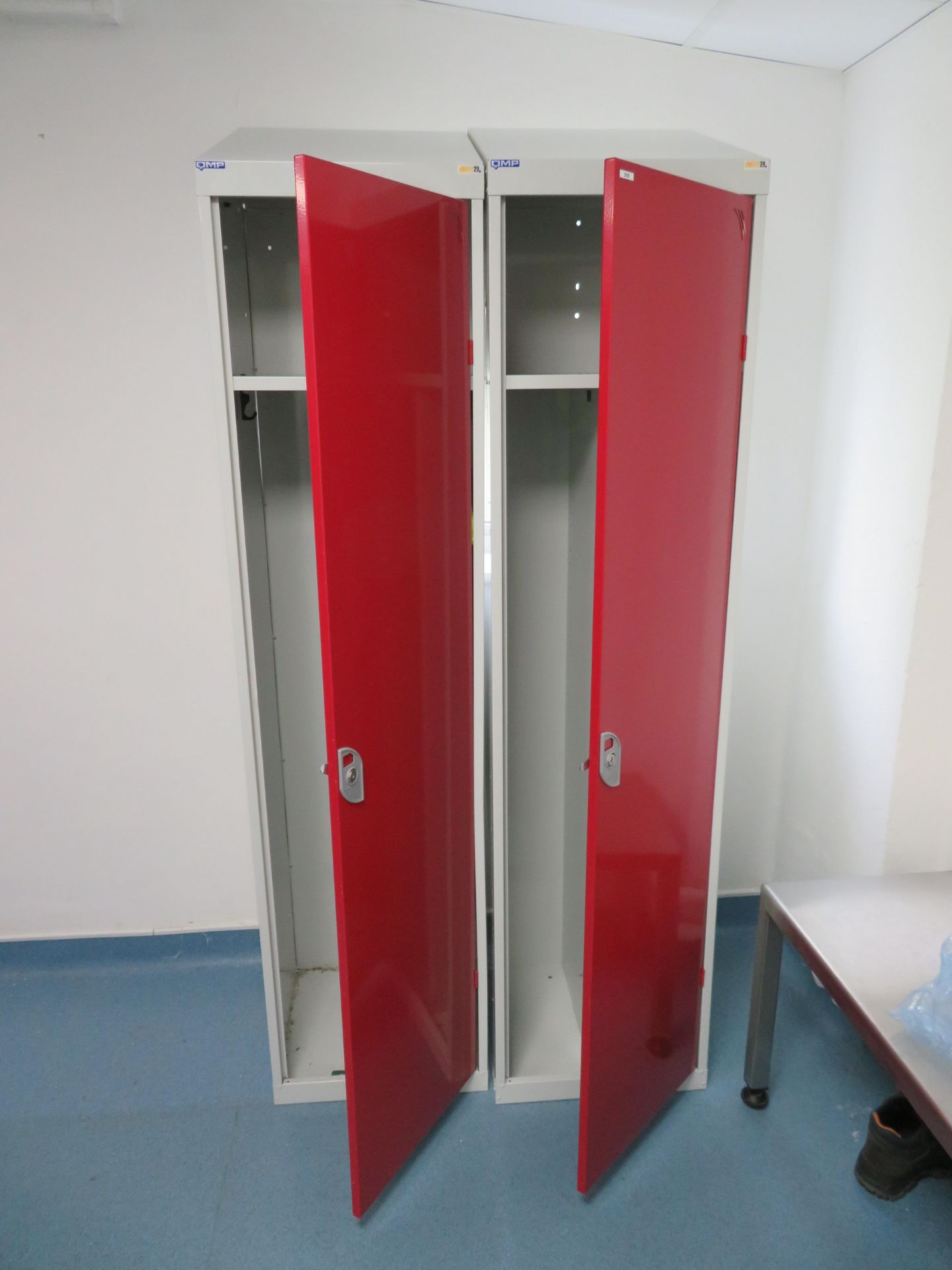 18 x QMP Single Door Personel lockers - Image 4 of 4