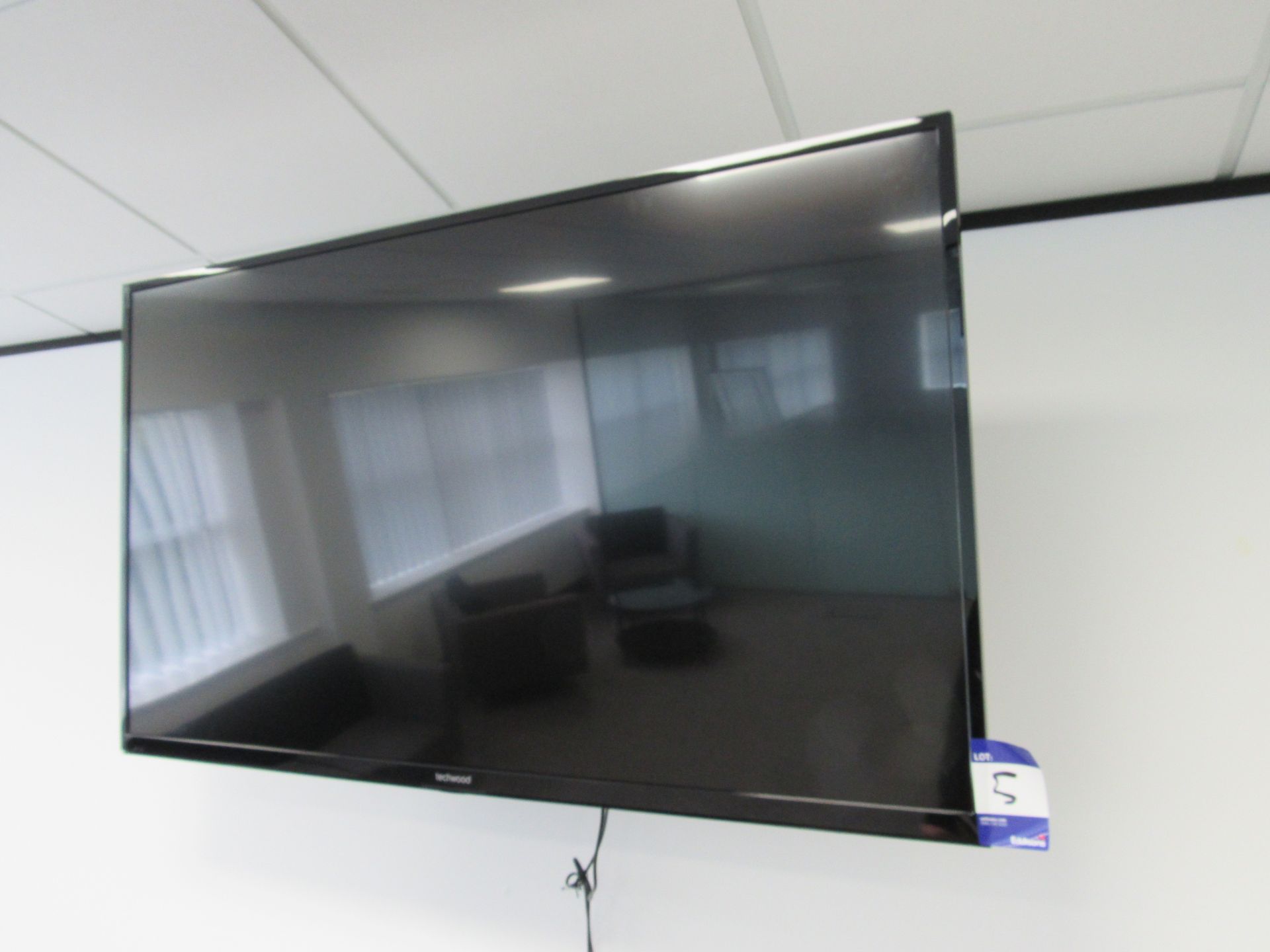 Techwood 55A04 USB 55in TV with Wall Mount - Image 2 of 4