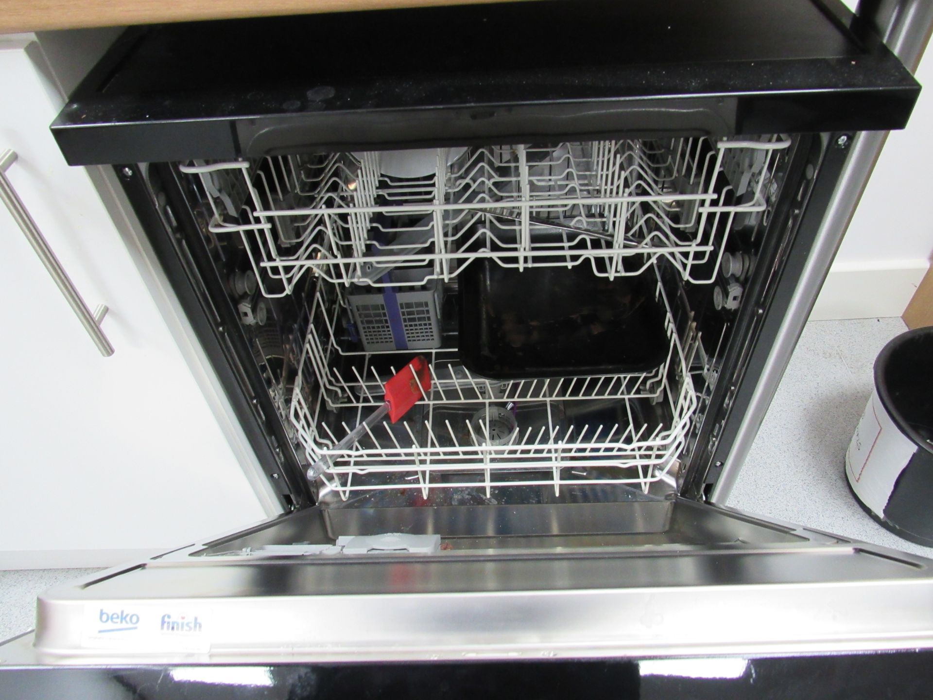 Beko DFN05R10B Freestanding Dishwasher - Image 2 of 2