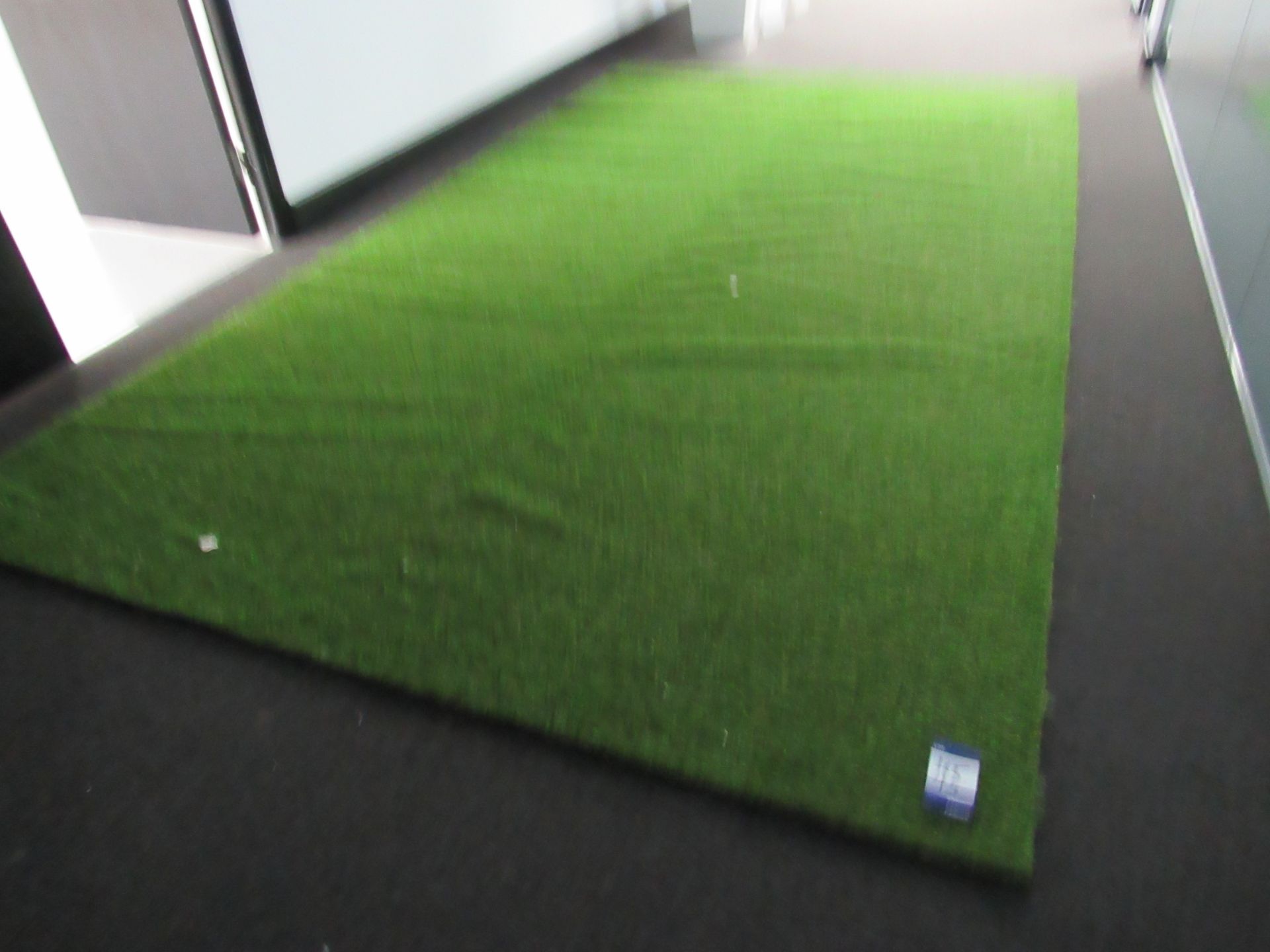 Artificial Grass Approx. 3m x 2.5m - Image 3 of 3