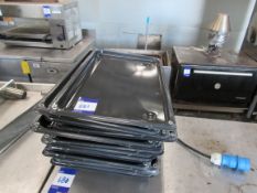 Quantity of Oven Trays 600x370mm