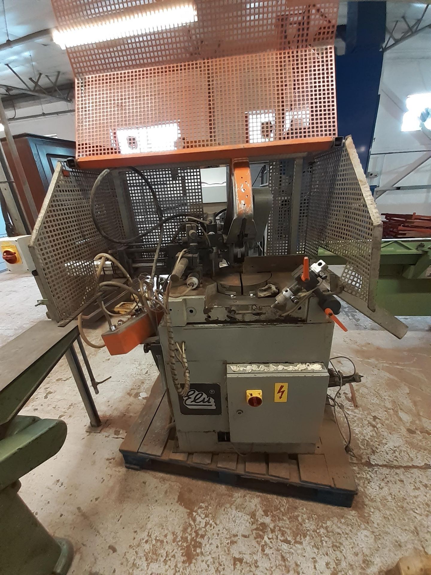 Automated Elu Mitre Saw with Hydraulic Clamp