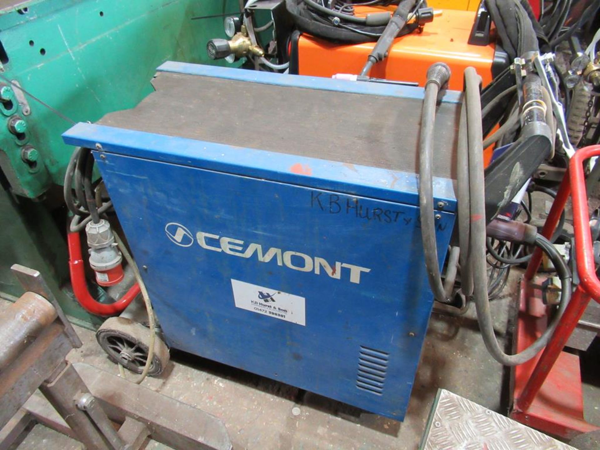 A Cemont compact 270T Bluemaster welder