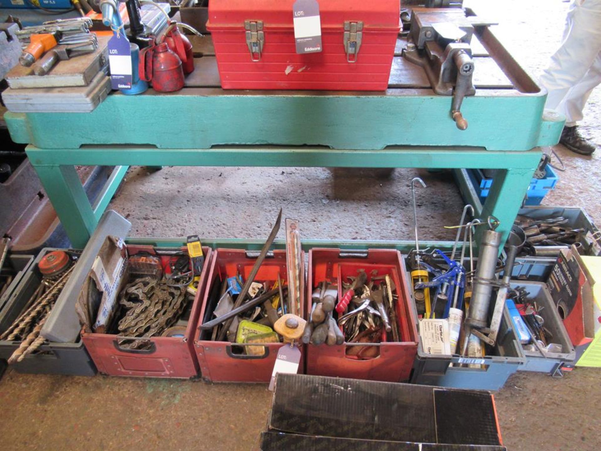 Steel workbench constructed from drill base on stands - Image 3 of 3