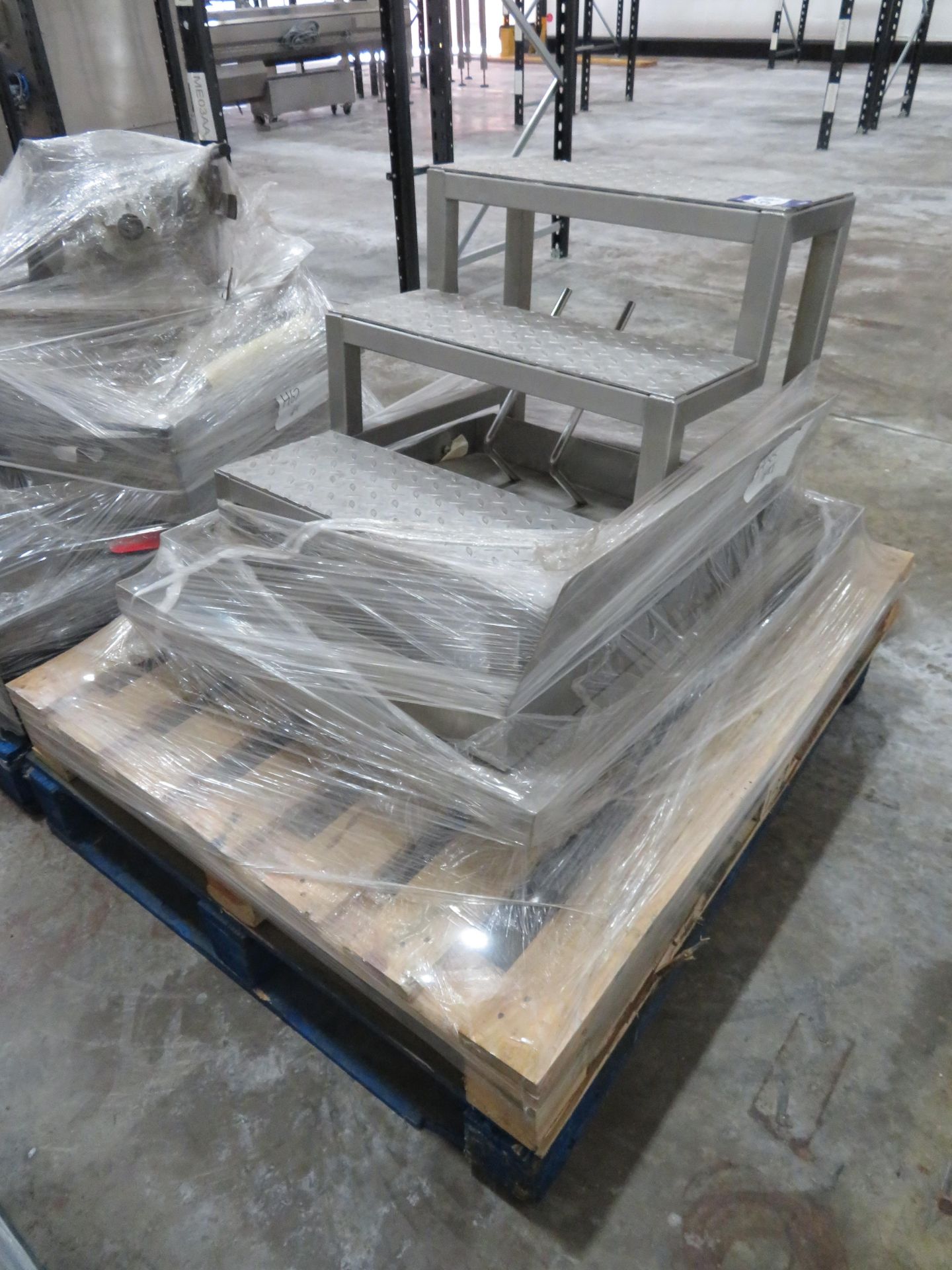4 assorted pallets - 3 step SS steps, SS tray, SS Bin bag holder, SS Control panel, Genie B scrubber