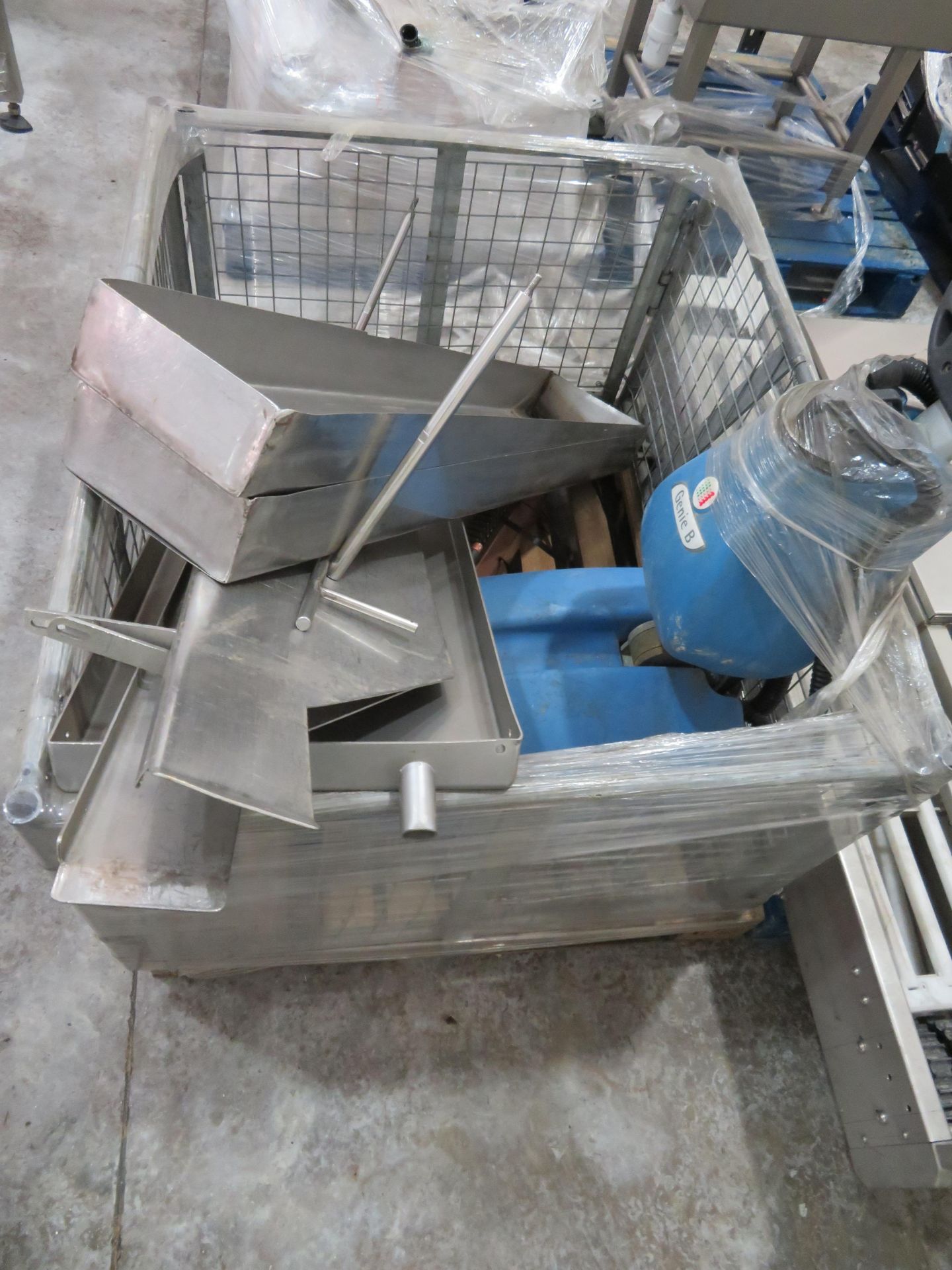 4 assorted pallets - 3 step SS steps, SS tray, SS Bin bag holder, SS Control panel, Genie B scrubber - Image 5 of 5