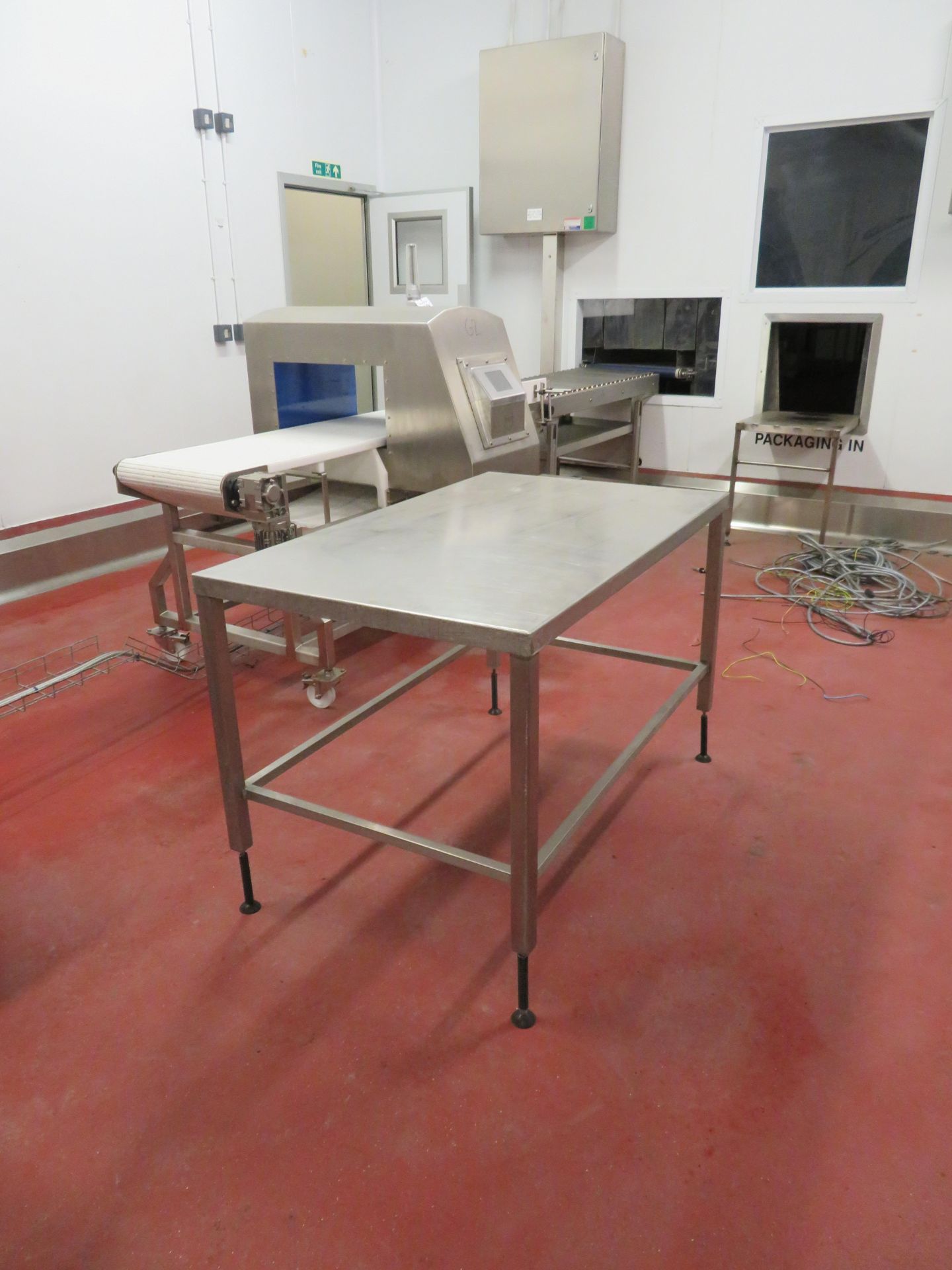 3 x SS Tables, 2 x Hygienox Angles workstations - Image 3 of 4
