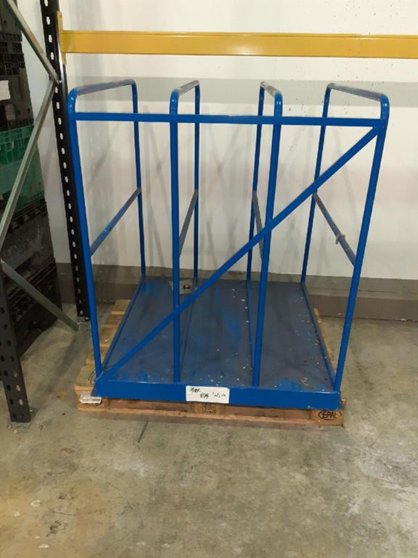 5x plastic pallets and a steel storage rack - Image 2 of 2