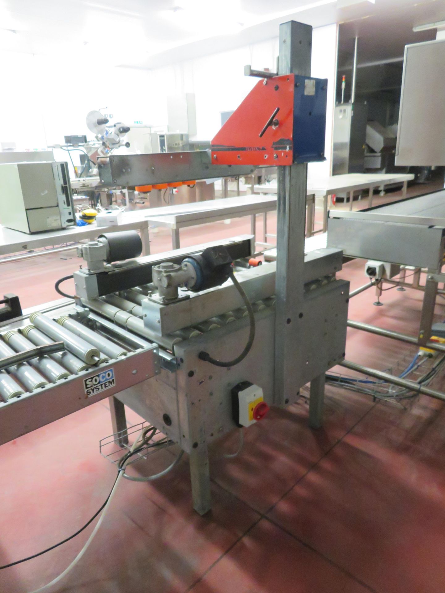 Soco Top & Bottom case sealer with Soco Gravity take off box conveyor - Image 5 of 5