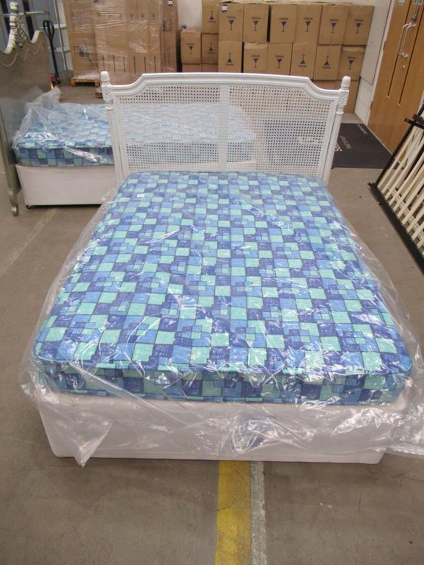 4'6" Double Divan Bed with Kingsize Mattress and Wicker Headboard