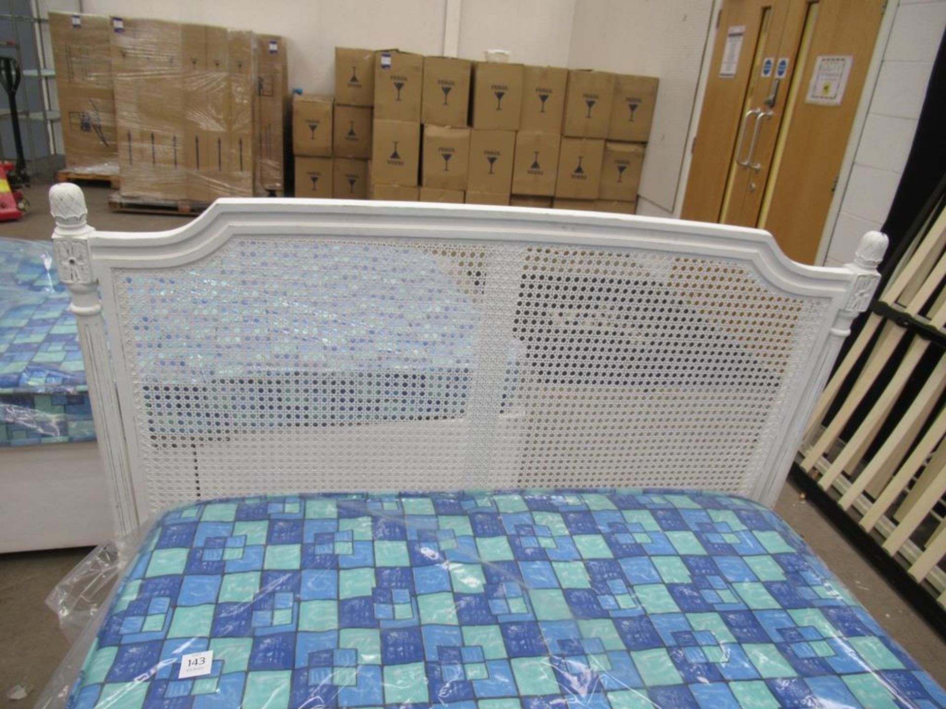 4'6" Double Divan Bed with Kingsize Mattress and Wicker Headboard - Image 2 of 2