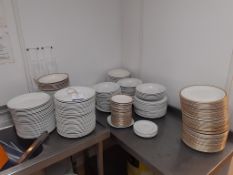 Qty of tableware