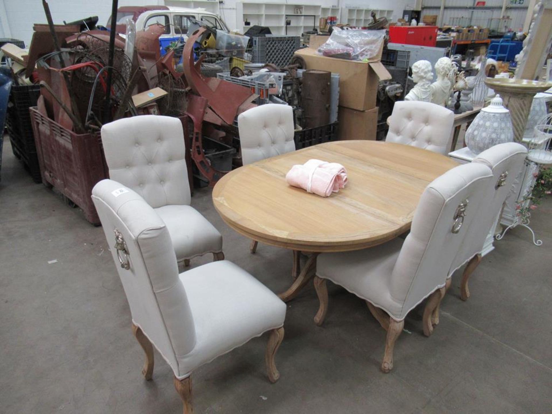 Oak effect extending Dining Room Table with 6 Upholstered Chairs