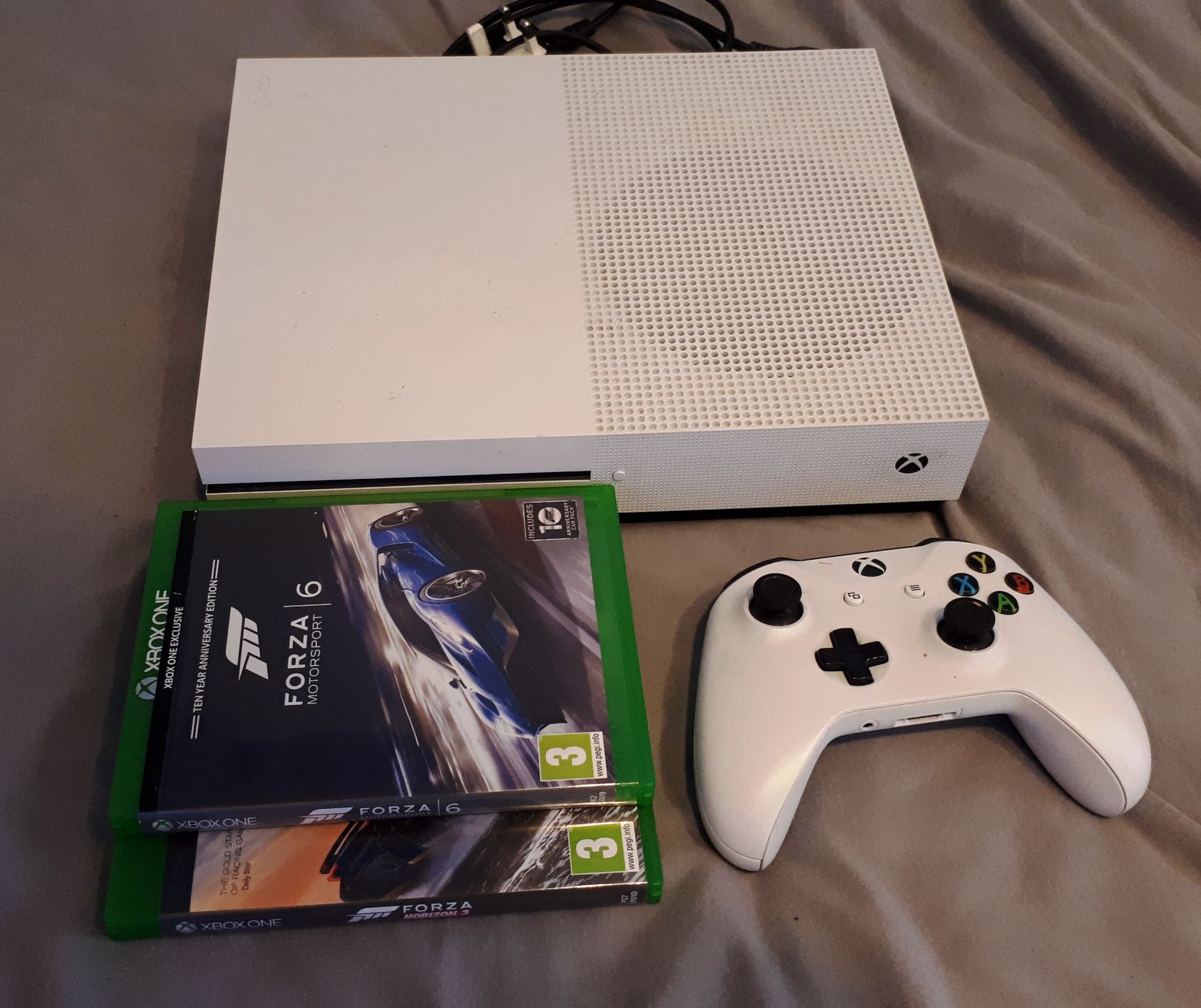 Xbox One S console (Model 1681), with wireless controller, and 2 x Games: Forza Horizon 3, and Forza