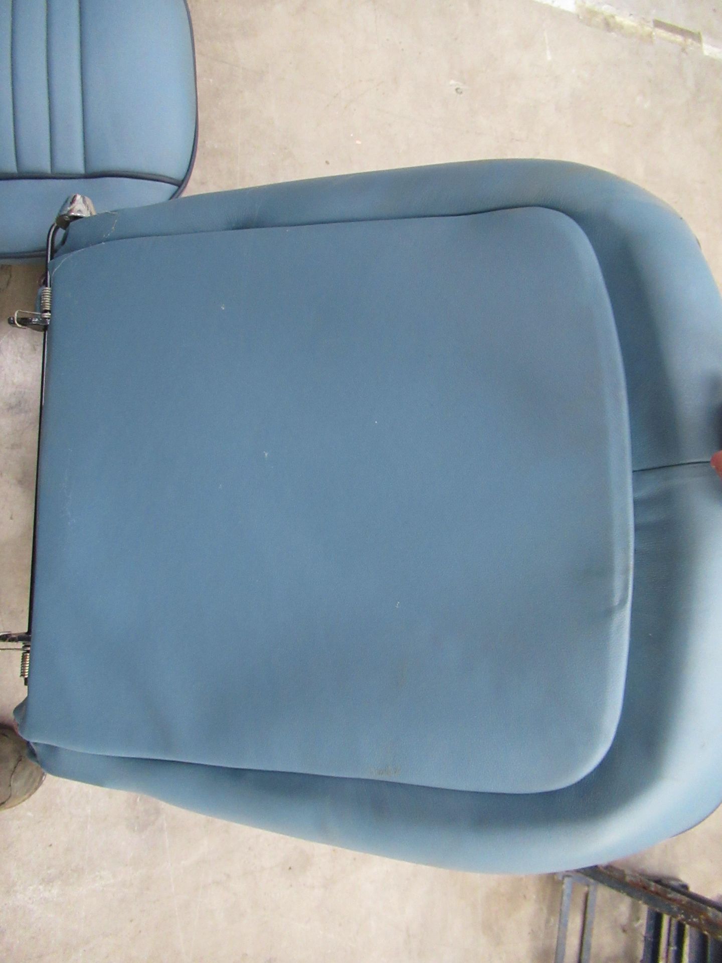 2x unused blue Triumph TR2/3 seats - Image 6 of 9