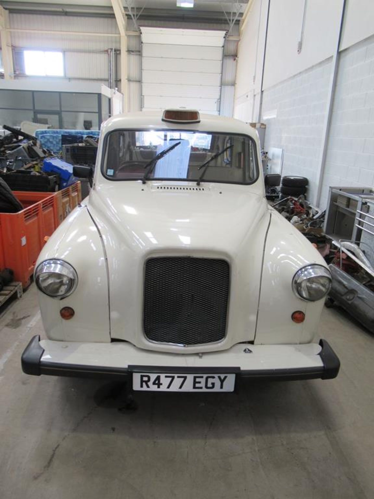 London Taxi 1997 with convertible roof. Reg R477 EGY. C/W V5