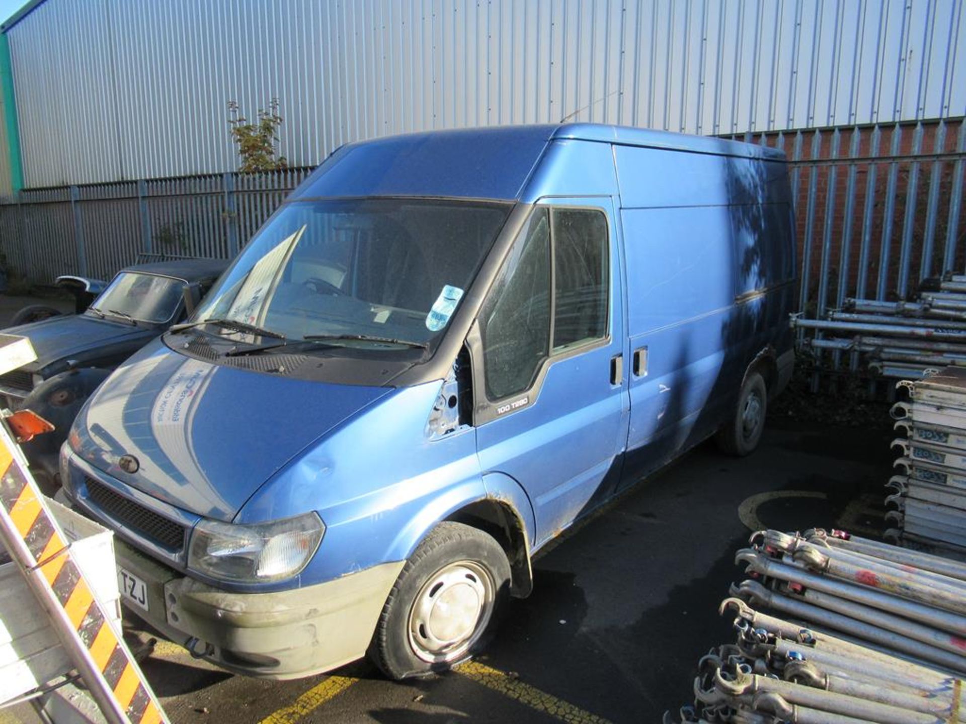 Ford Transit 280 MWBTD Van- engine and gearbox. Non Runner - Image 3 of 9