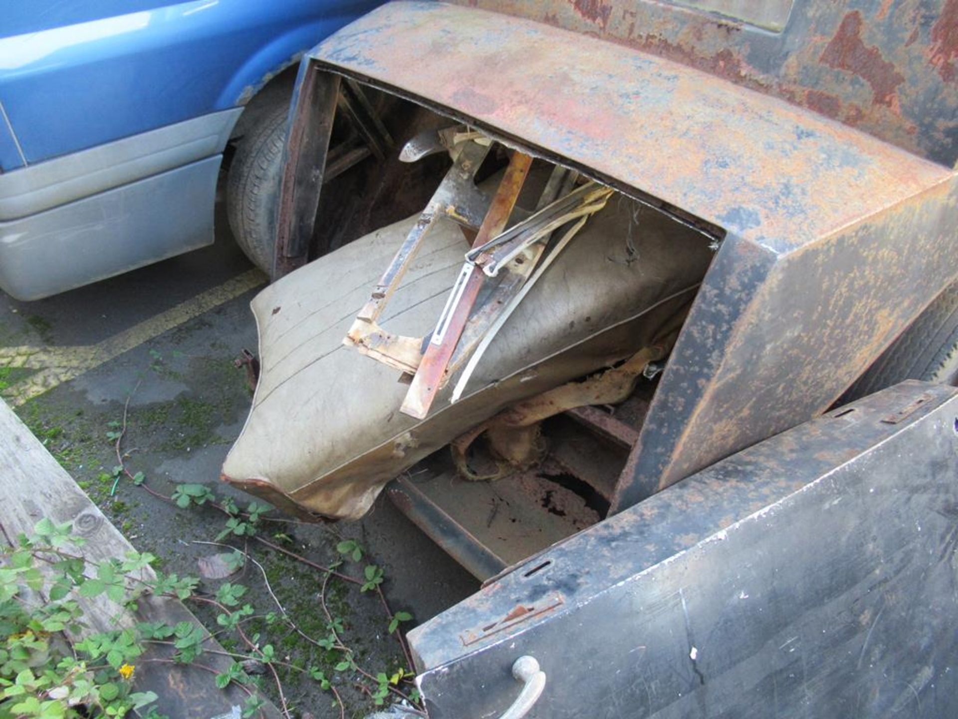 Triumph 1948 1800 Saloon. Non Runner. Reg NPU 499 - Image 7 of 11