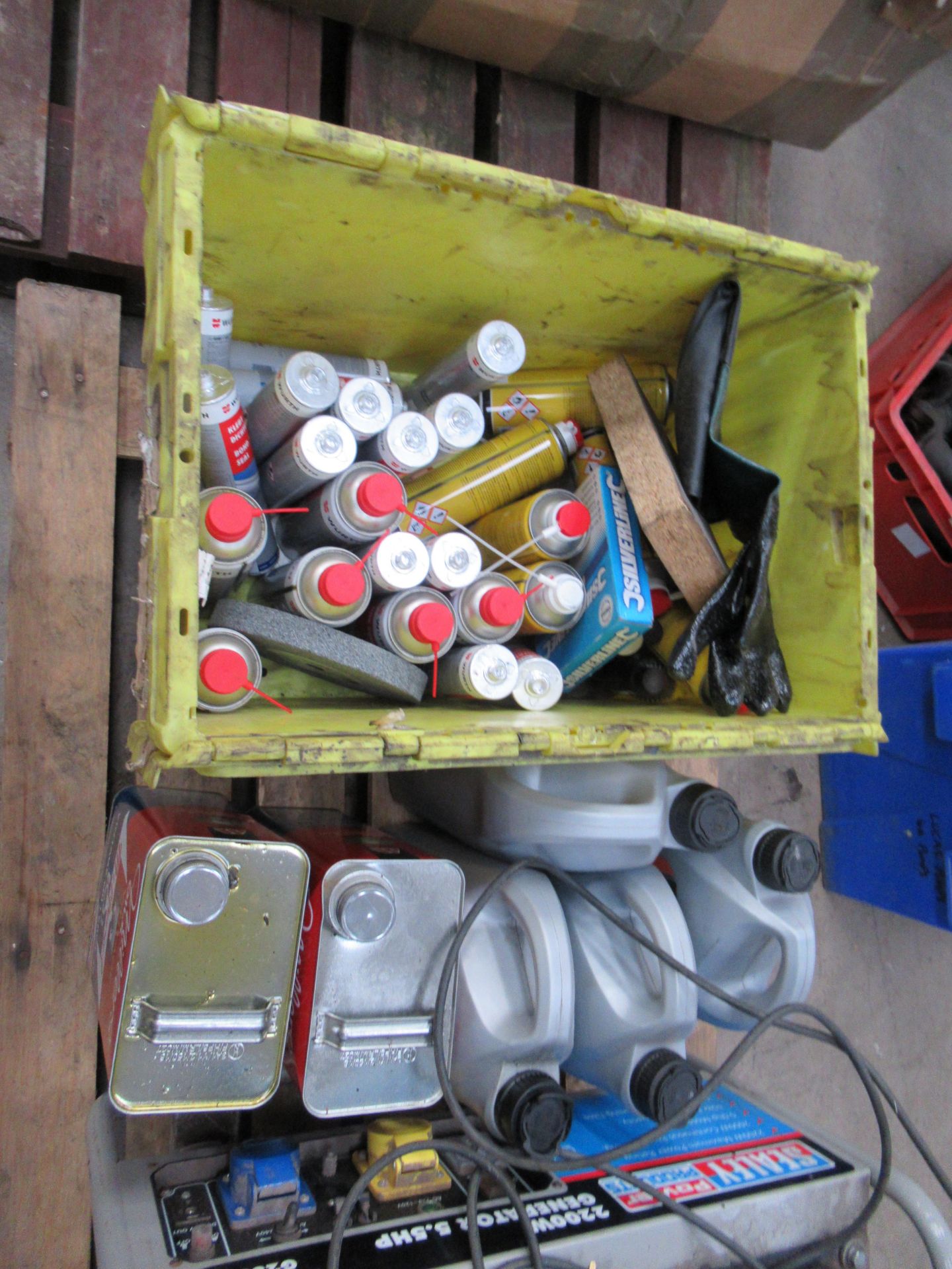 Pallet containing a Sealy G2300 Generator, Clarke Air Fan, lubricating oil etc. - Image 3 of 4