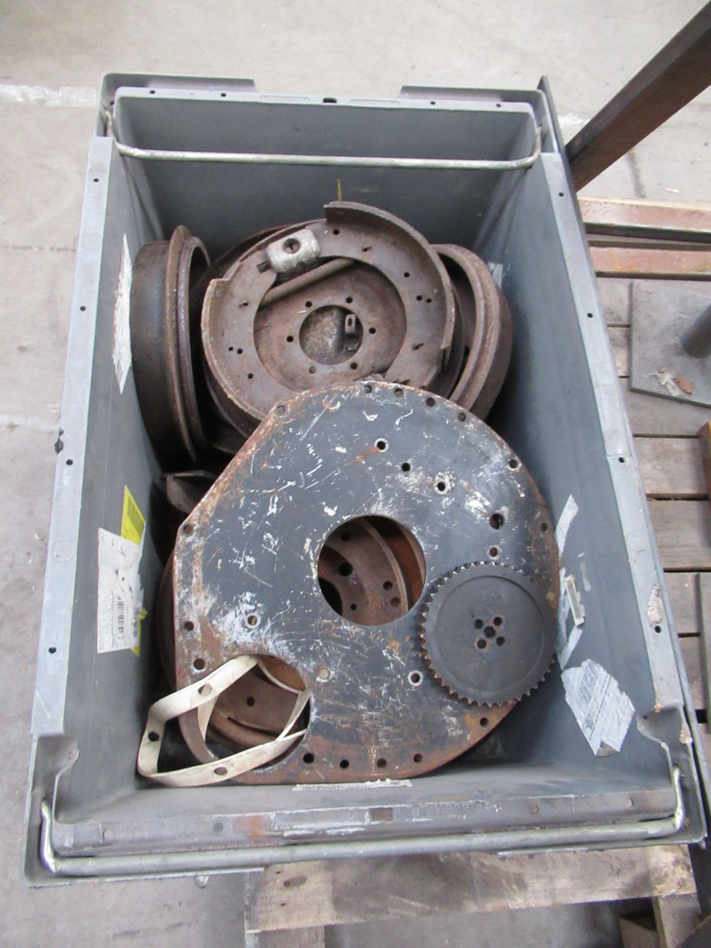 Clarke engine stand (incomplete) fabricated jig and various brake drum cylinders (unknown condition) - Image 5 of 5