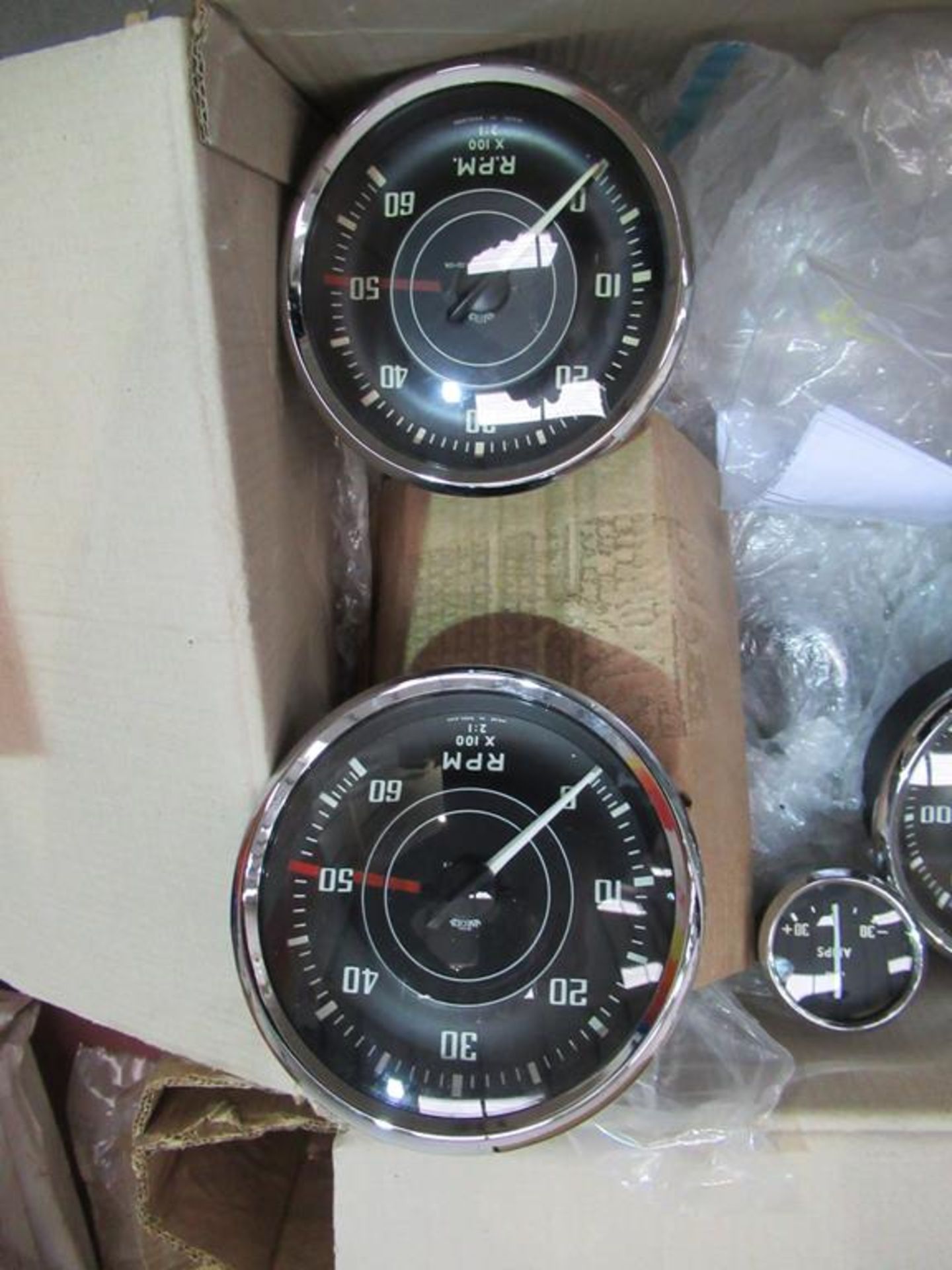 Box of reconditioned dials - Image 4 of 4