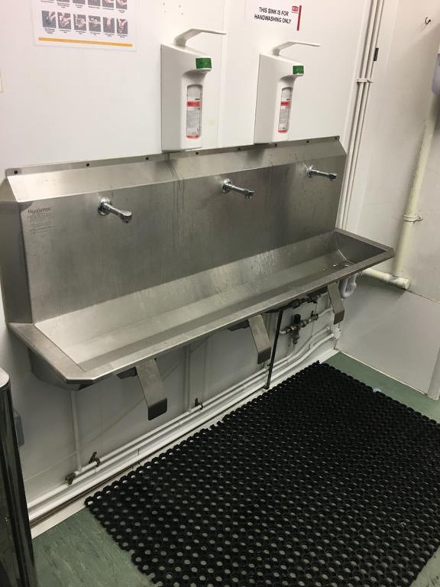 Bobet Material single Boot wash, 3 tap SS Teknomek knee operated sink with macerator and Boot rack. - Image 6 of 11