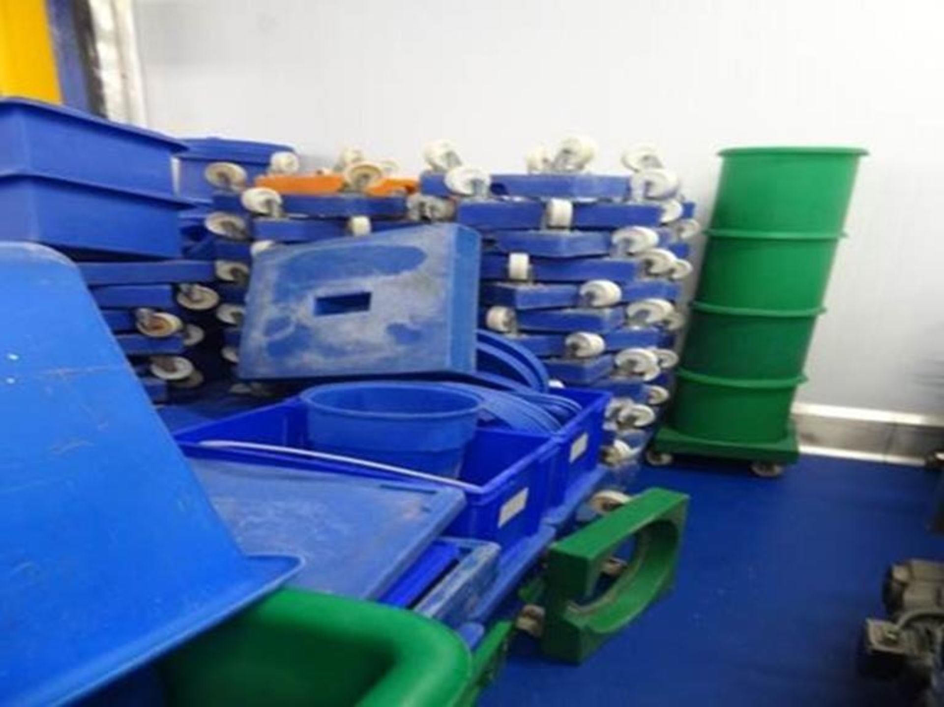 Assorted selection of plastic factory product bins, tubs, trolleys and dollys - Image 5 of 6