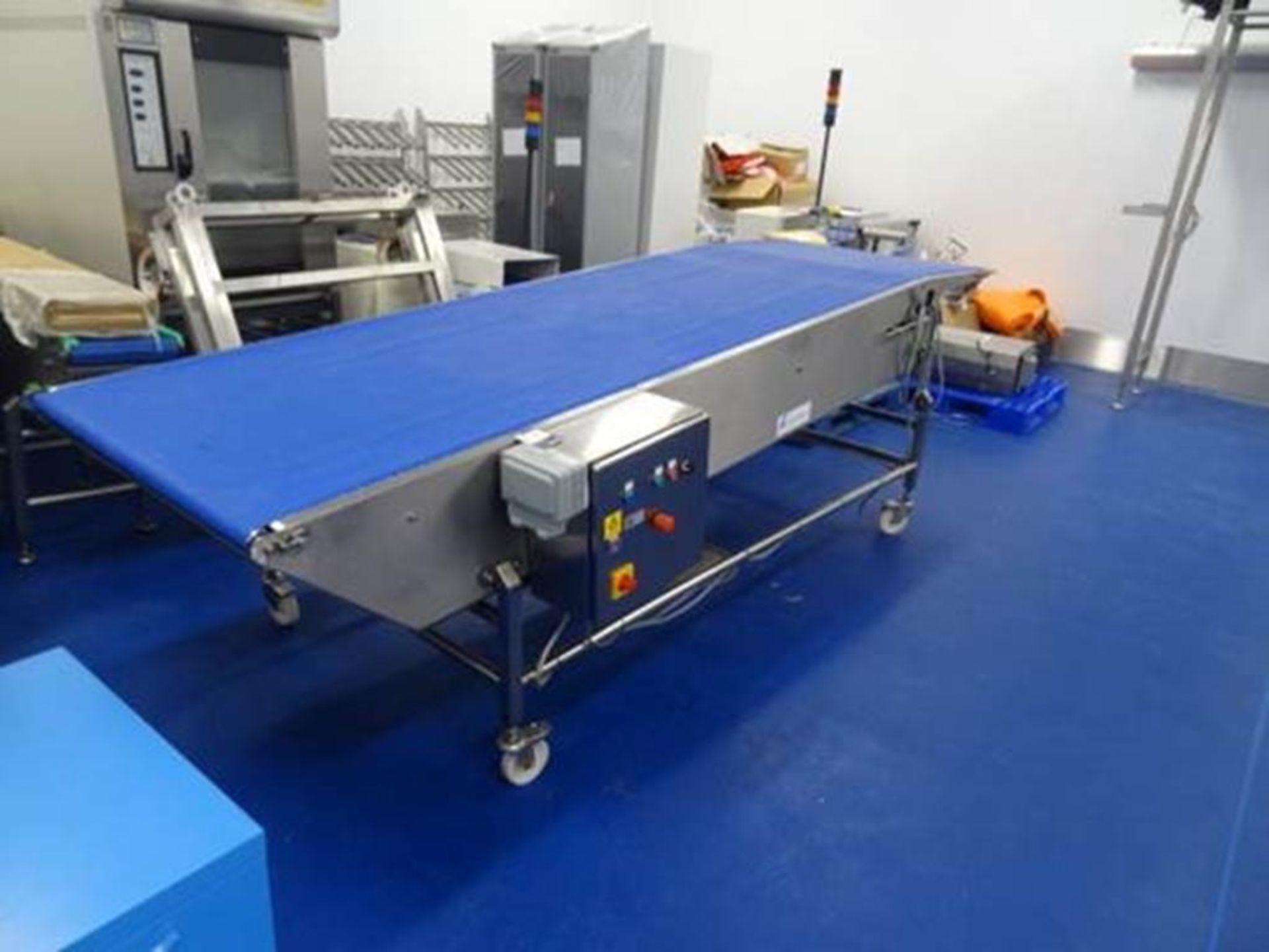 Take off conveyor from Lot 56 - Conveyor Lines SS mobile conveyor with 1000 x 3500 belt with 150 inc - Image 2 of 9