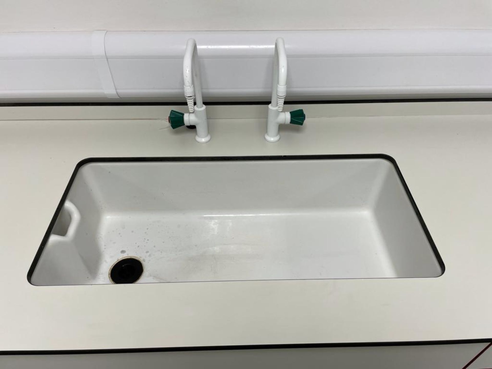 Fitted Laboratory furniture circa 2018. - Image 5 of 9