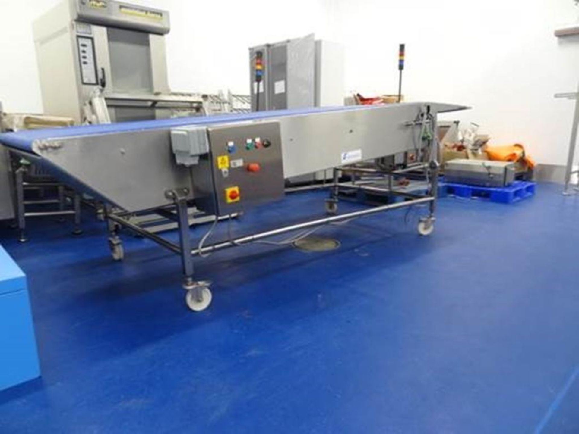 Take off conveyor from Lot 56 - Conveyor Lines SS mobile conveyor with 1000 x 3500 belt with 150 inc - Image 4 of 9