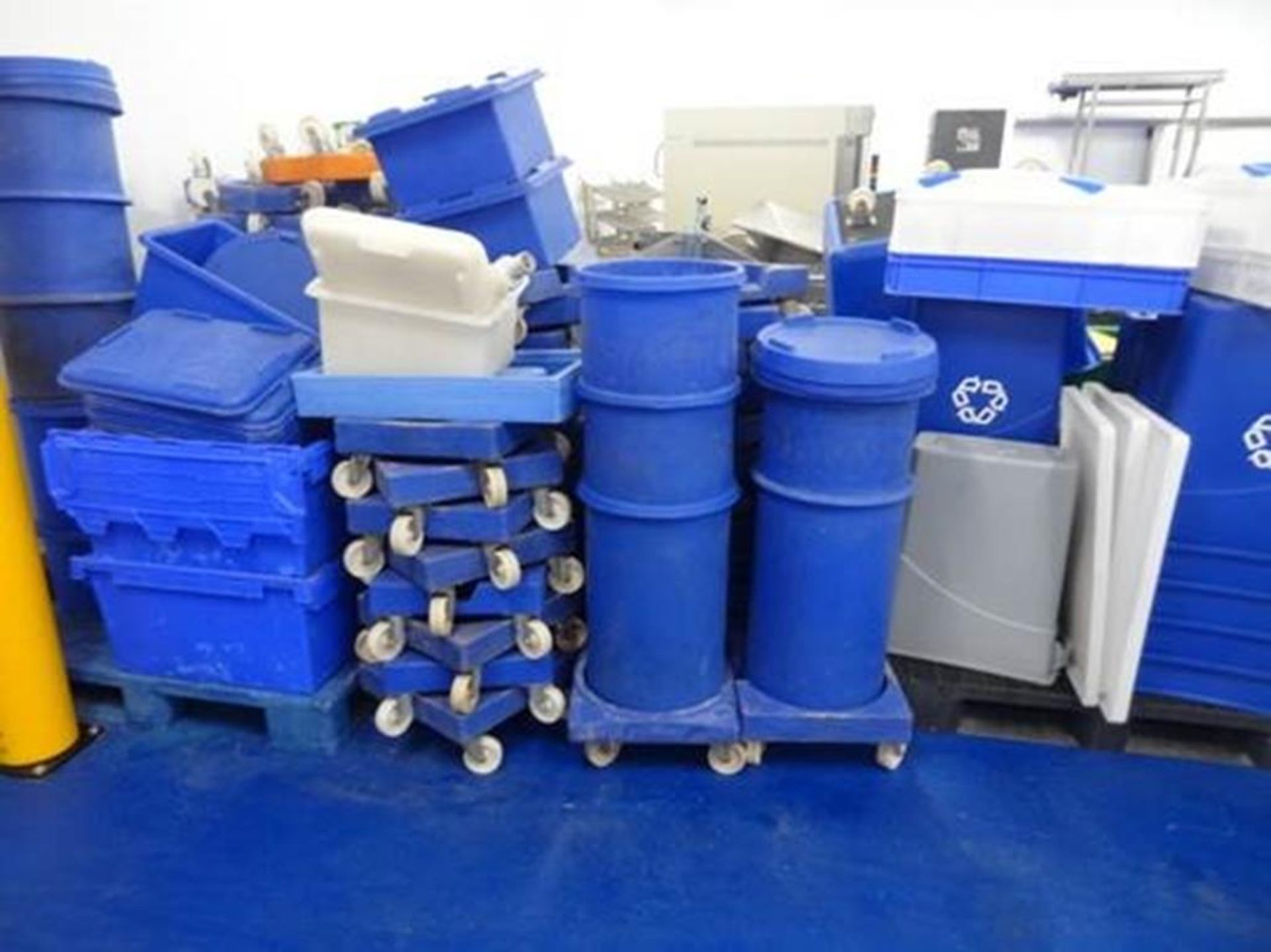 Assorted selection of plastic factory product bins, tubs, trolleys and dollys - Image 3 of 6