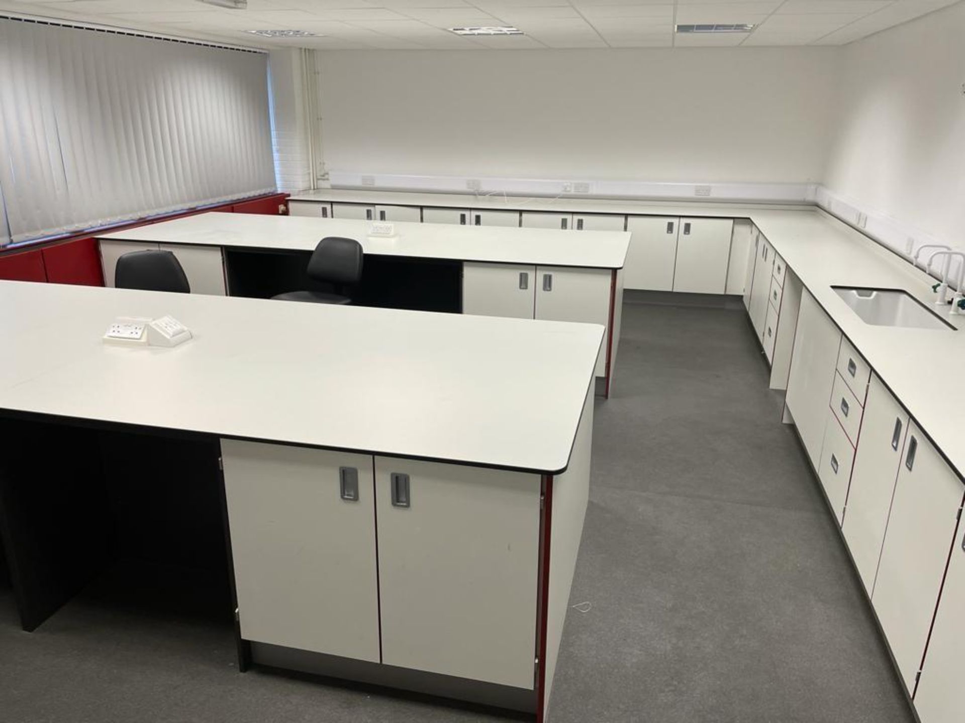 Fitted Laboratory furniture circa 2018. - Image 2 of 9