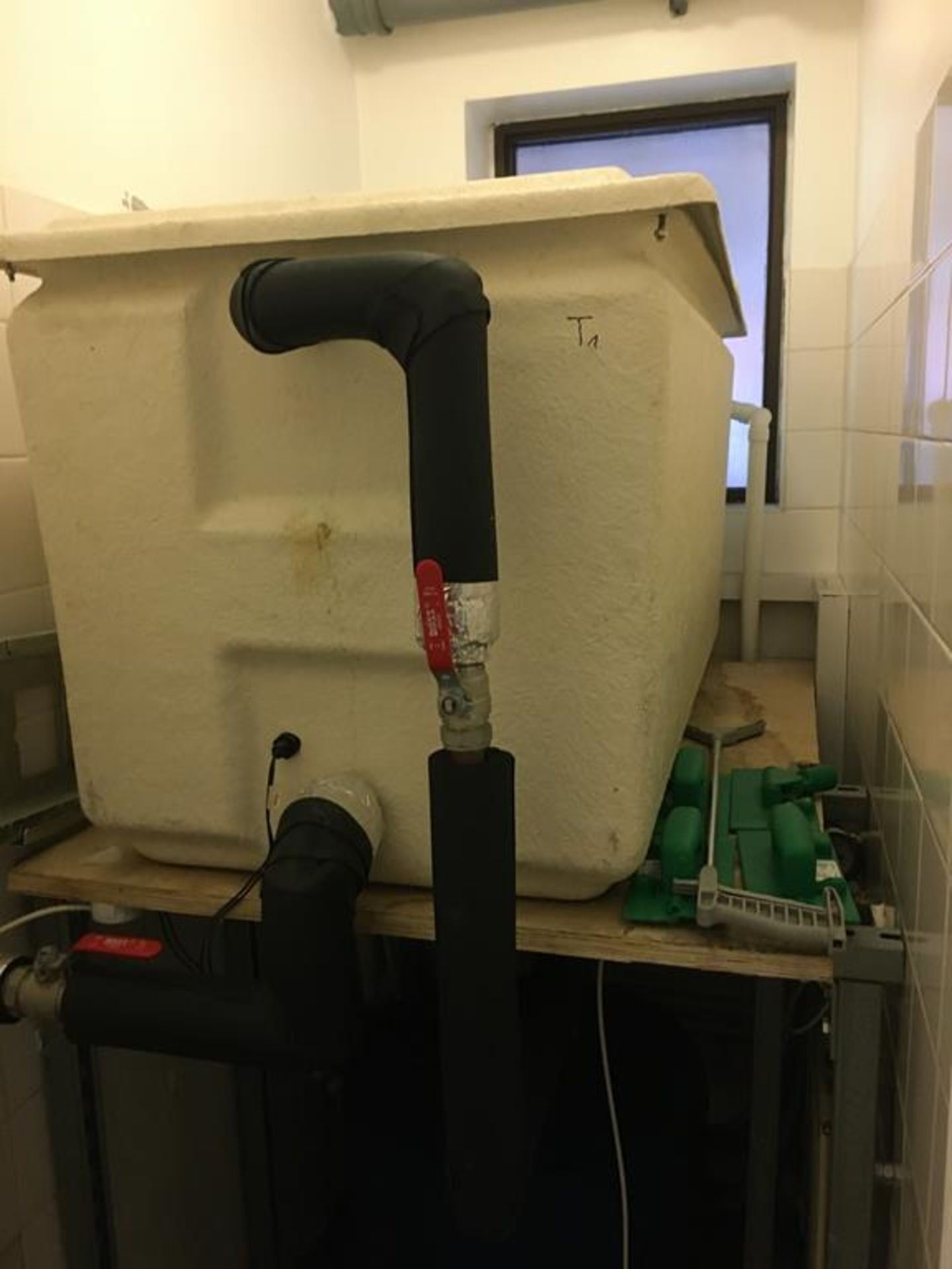 Harvey Water Softener system with Lowara cylinder and 250 ltr GRP tanks - Image 6 of 6